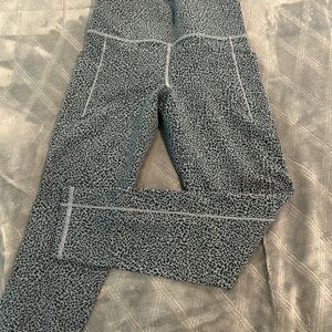 Athleta Salutation Stash II Capri